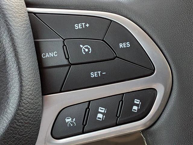 Used 2024 Chrysler Pacifica Touring-L FWD image 14