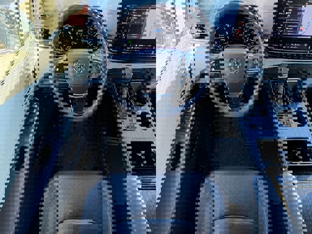 Used 2023 Toyota Sienna Platinum image 17