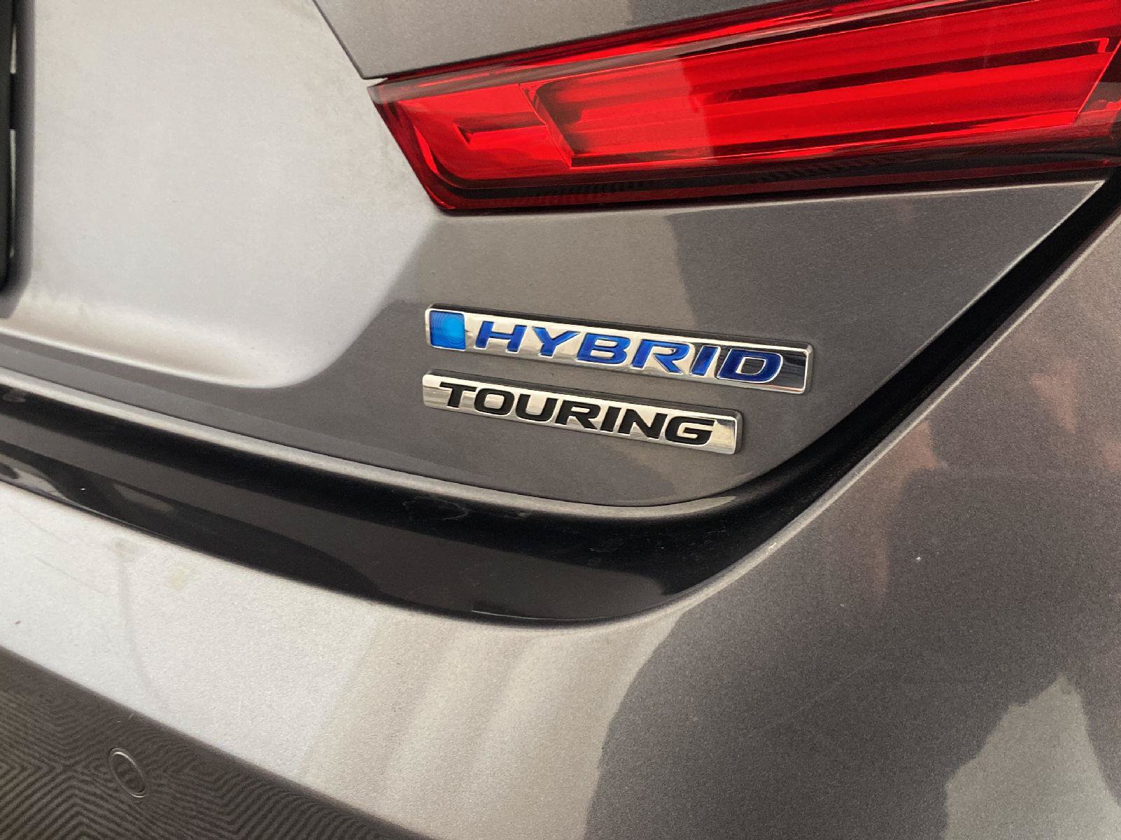 Used 2018 Honda Accord Touring image 17