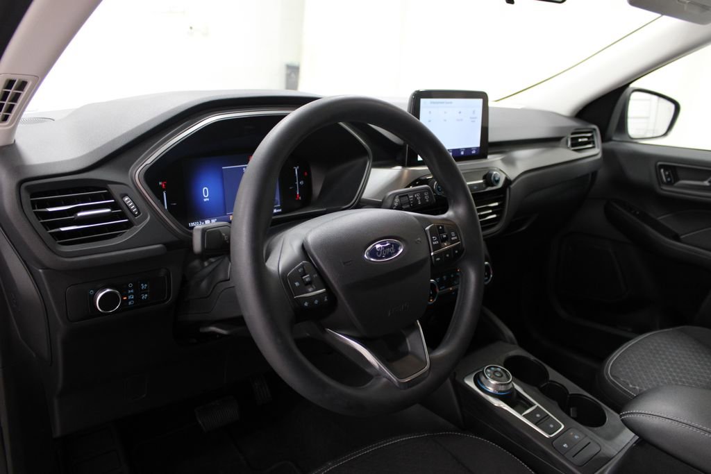 Used 2025 Ford Escape Active AWD/4WD image 14