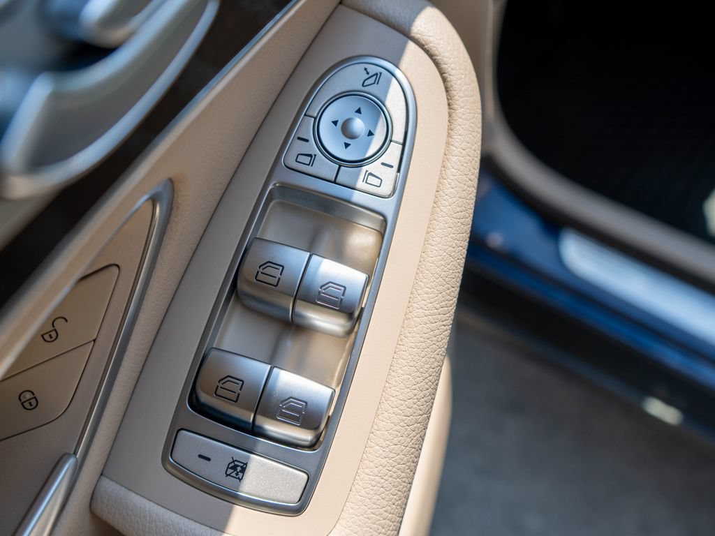Used 2019 Mercedes-Benz GLC 300 4MATIC image 17