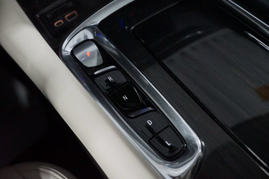 Used 2022 Buick Enclave Premium w/ Experience Buick Package FWD image 23