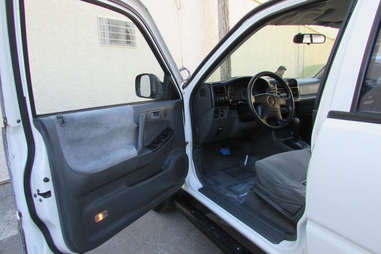 Used 1999 Isuzu Rodeo LS image 21