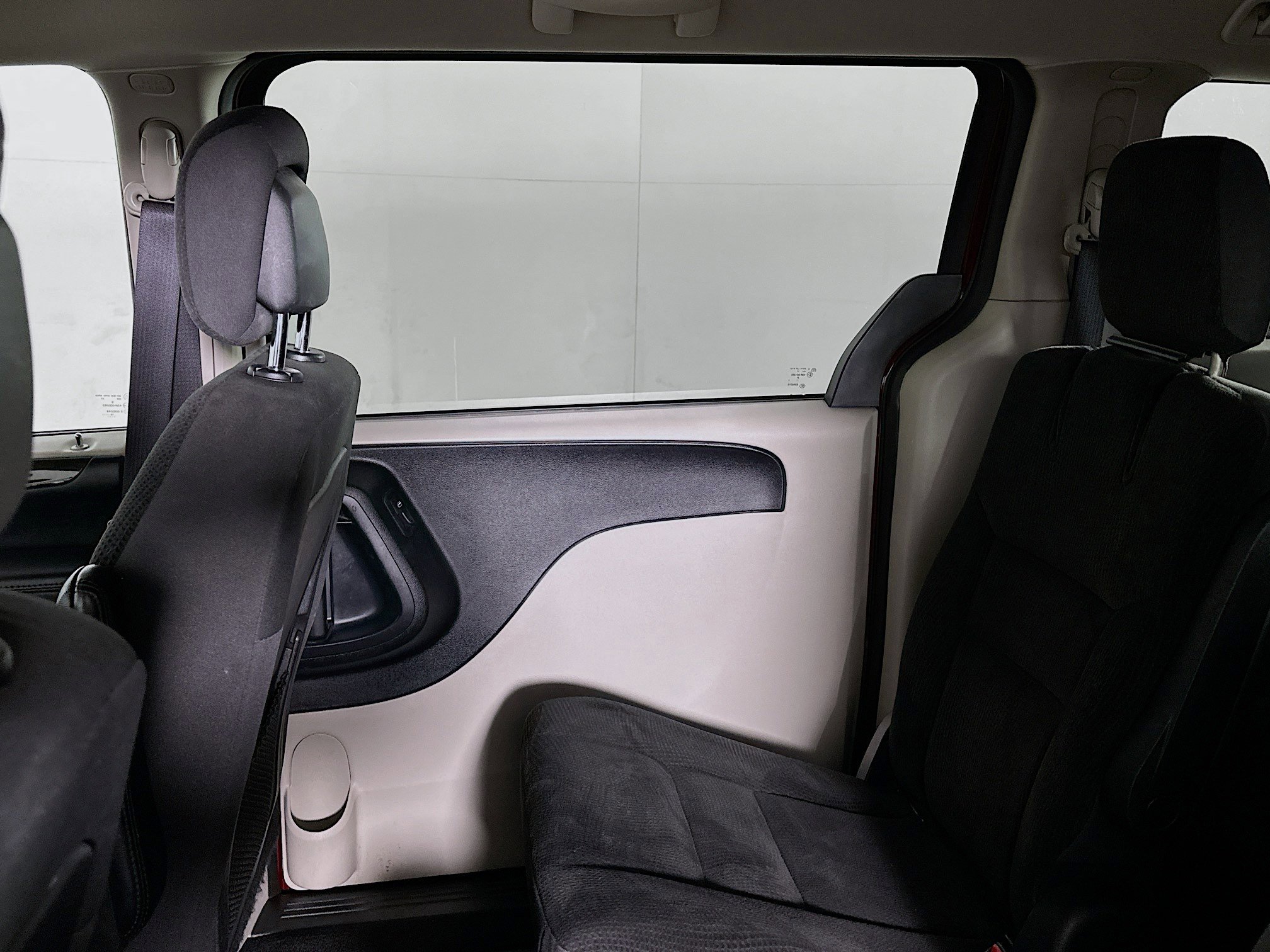 Used 2019 Dodge Grand Caravan SE image 28