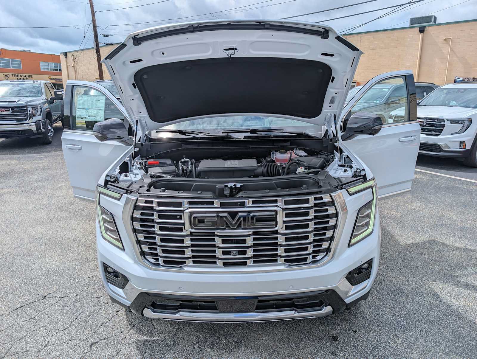 New 2026 GMC Yukon Denali AWD/4WD image 11