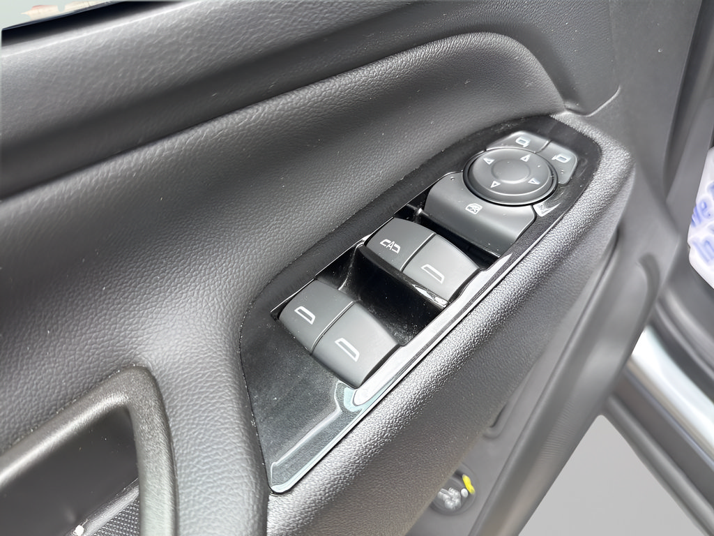 Used 2023 Chevrolet Equinox Premier AWD/4WD image 19