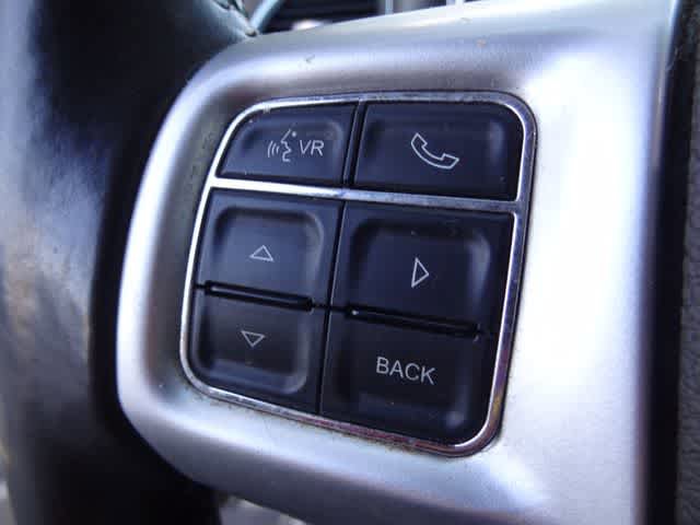 Used 2014 Chrysler Town & Country Touring FWD image 19