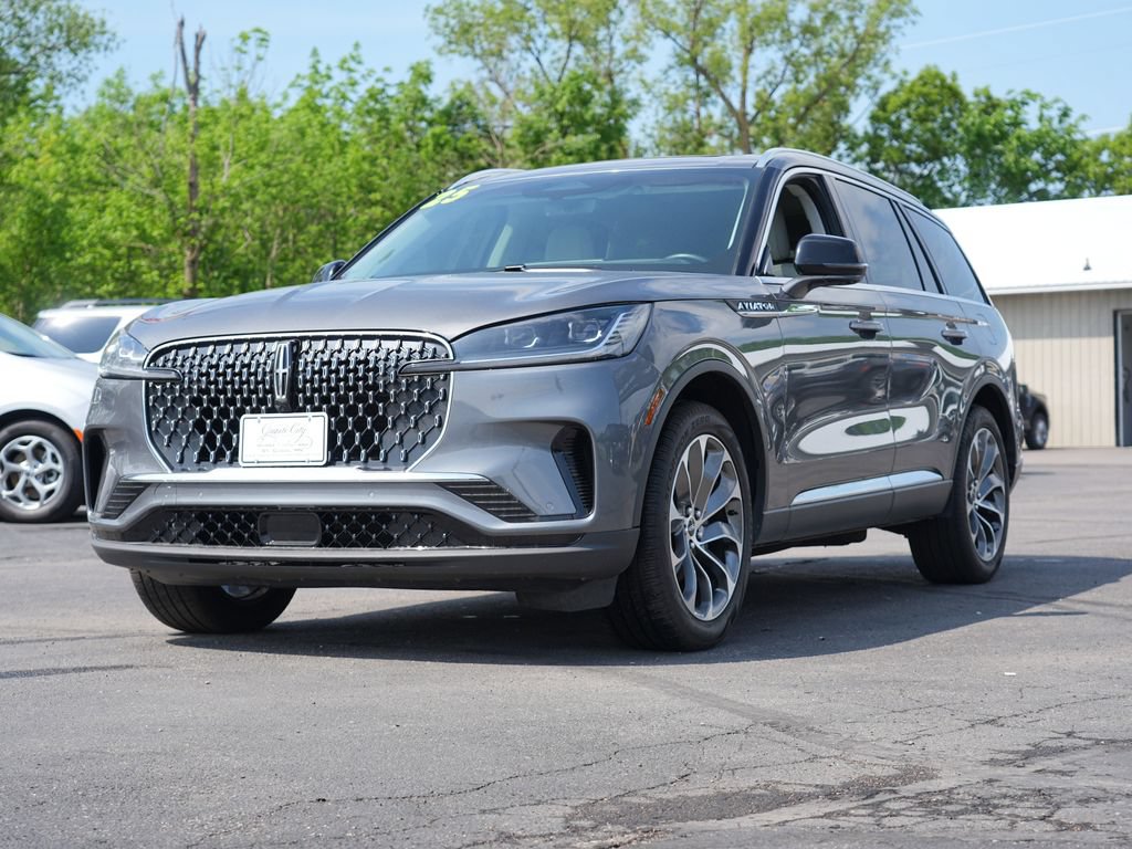 Used 2025 Lincoln Aviator Reserve w/ Illumination Package AWD/4WD image 7