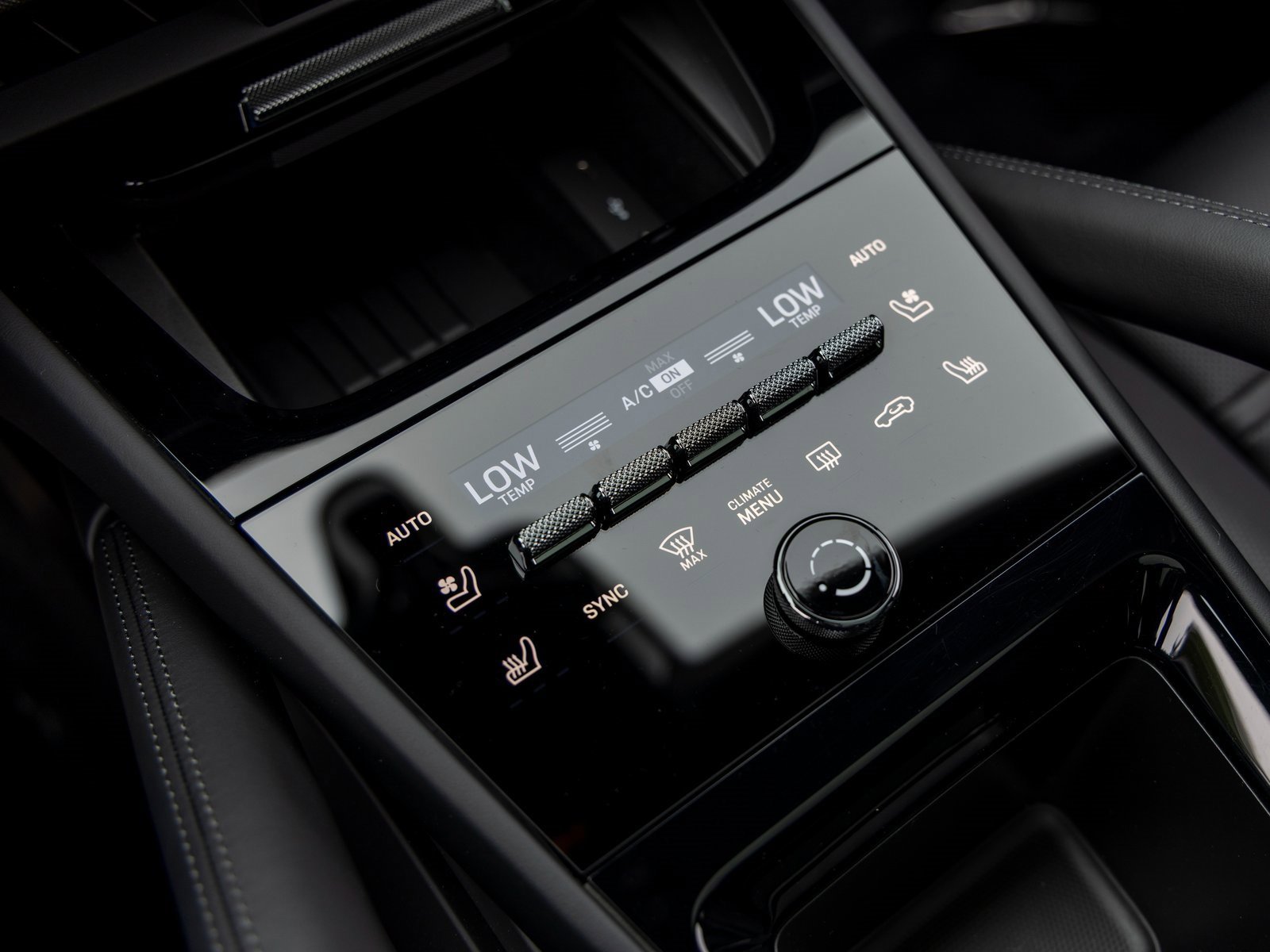 New 2025 Porsche Cayenne GTS image 39