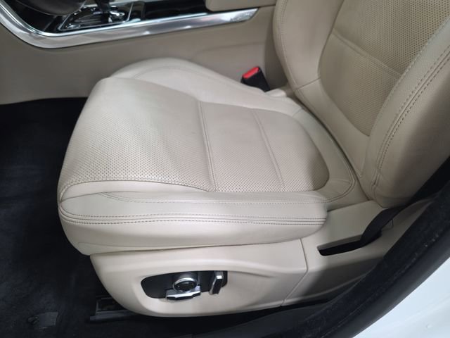 Used 2020 Jaguar XE S image 29