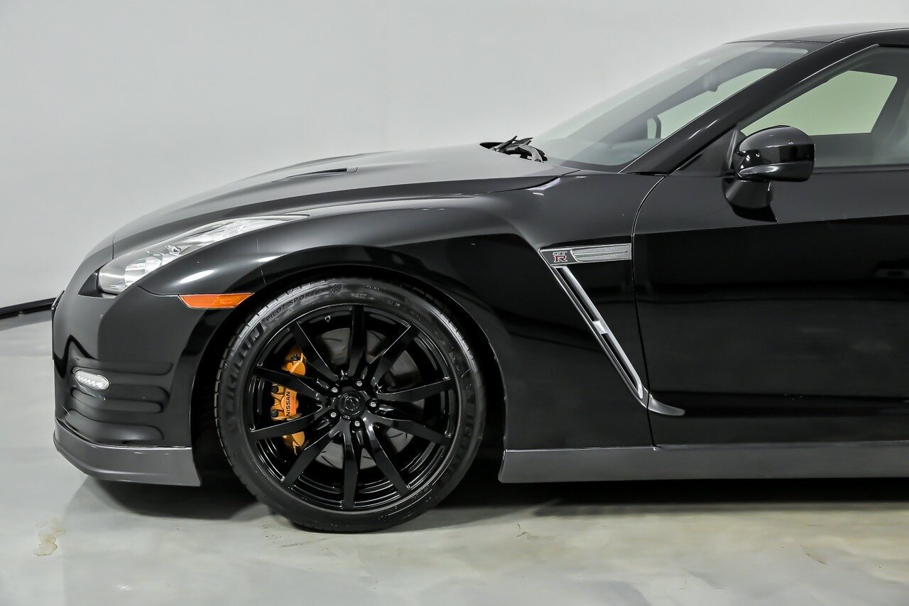 Used 2013 Nissan GT-R Premium AWD/4WD image 7