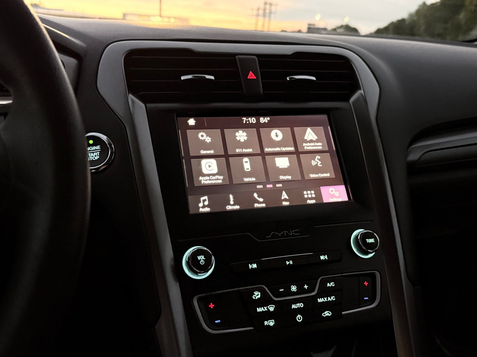 Used 2019 Ford Fusion SE FWD image 29