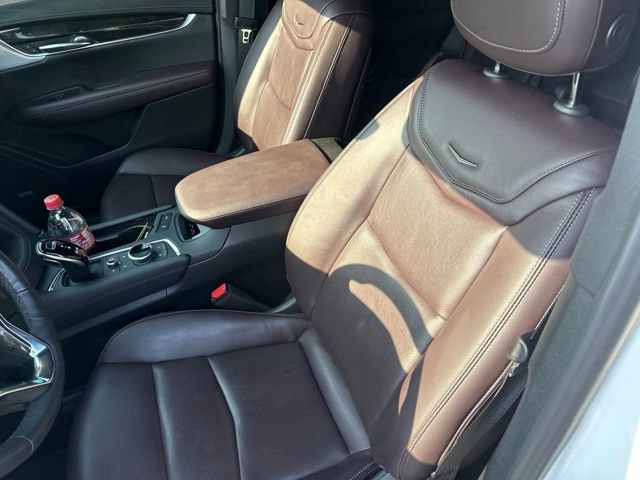 Used 2023 Cadillac XT6 Premium Luxury w/ Technology Package FWD image 16
