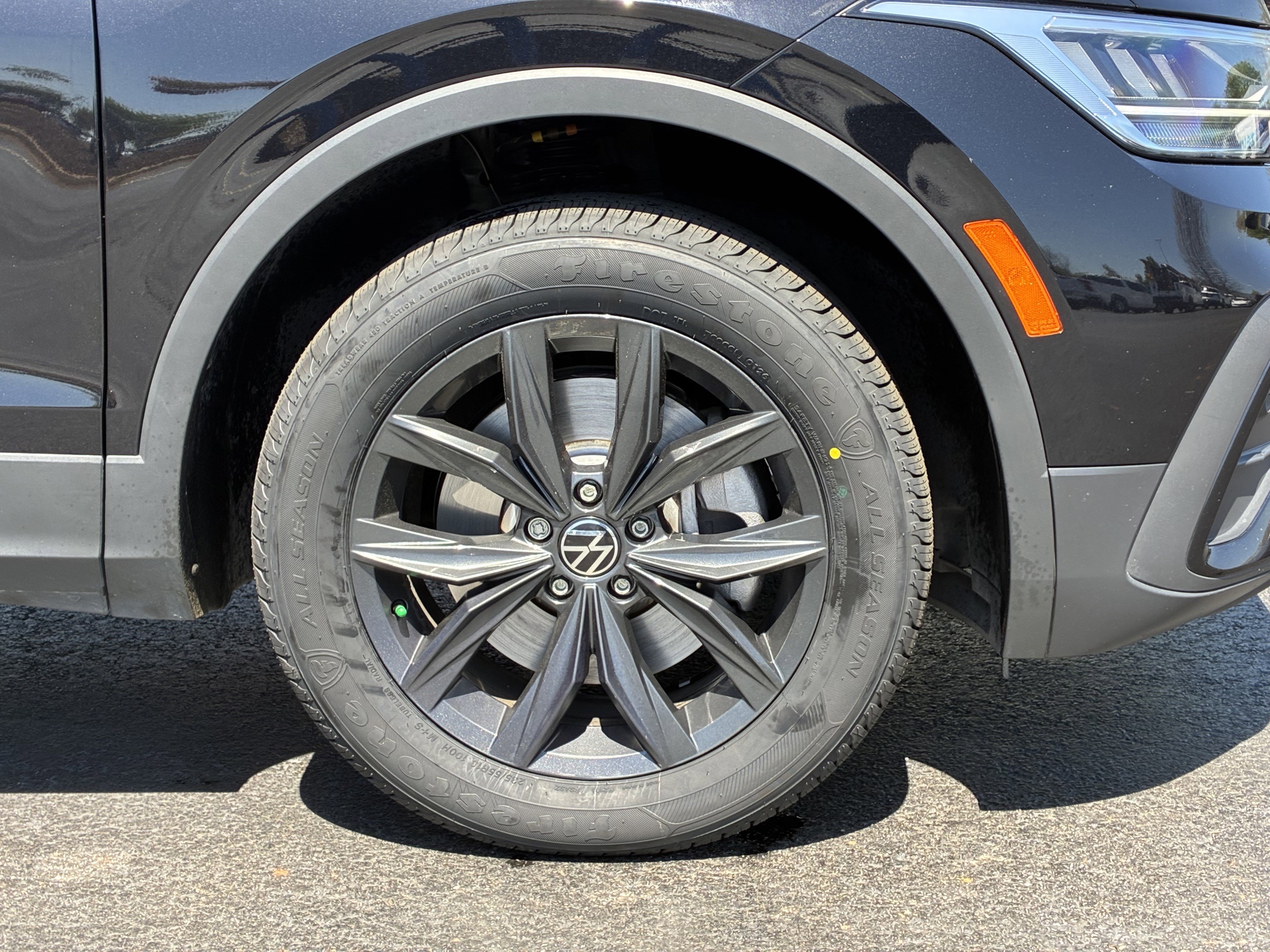 Used 2024 Volkswagen Tiguan SE FWD image 6