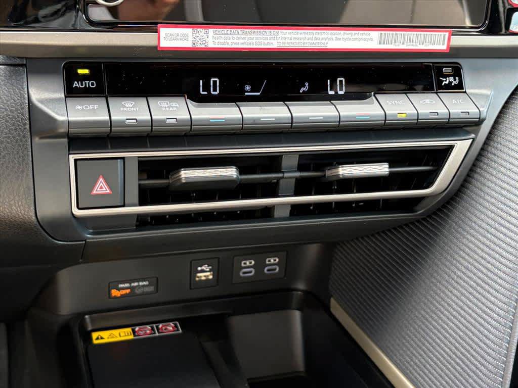 Used 2026 Toyota Camry SE w/ Convenience Package FWD image 16