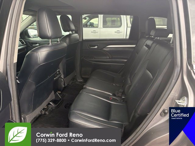 Used 2017 Toyota Highlander XLE AWD/4WD image 11