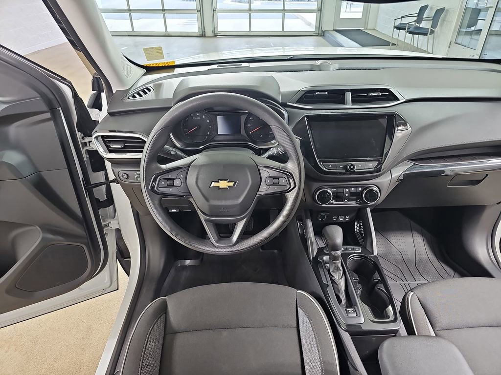 Certified 2023 Chevrolet TrailBlazer LT w/ Convenience Package image 19