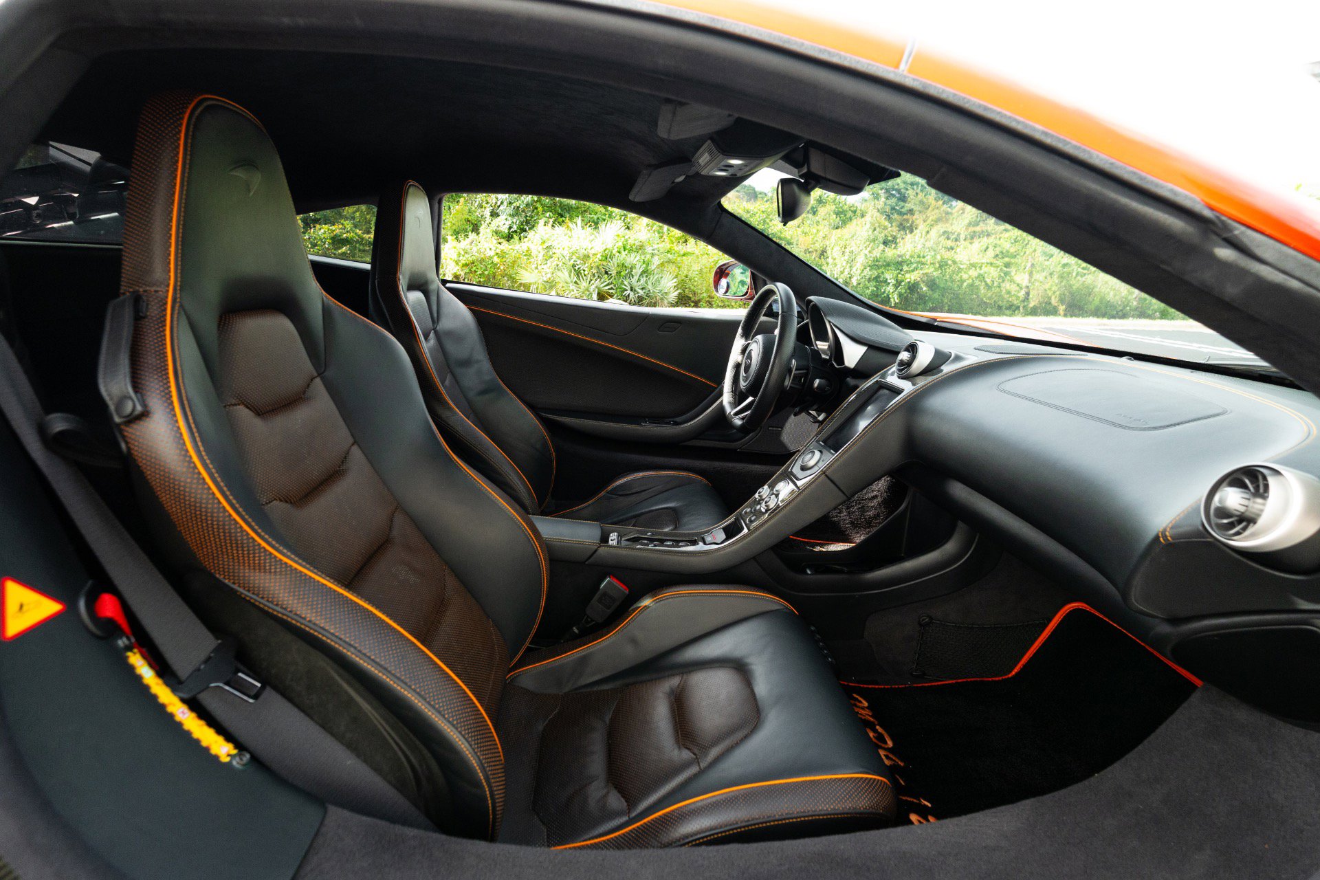 Used 2013 McLaren MP4-12C image 8