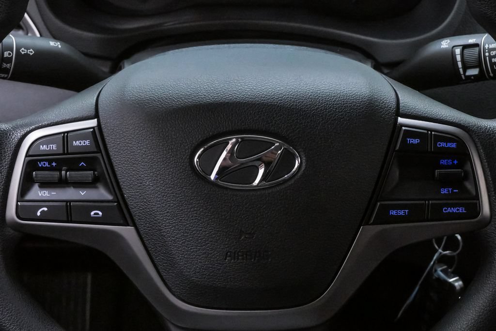 Certified 2022 Hyundai Accent SE FWD image 20
