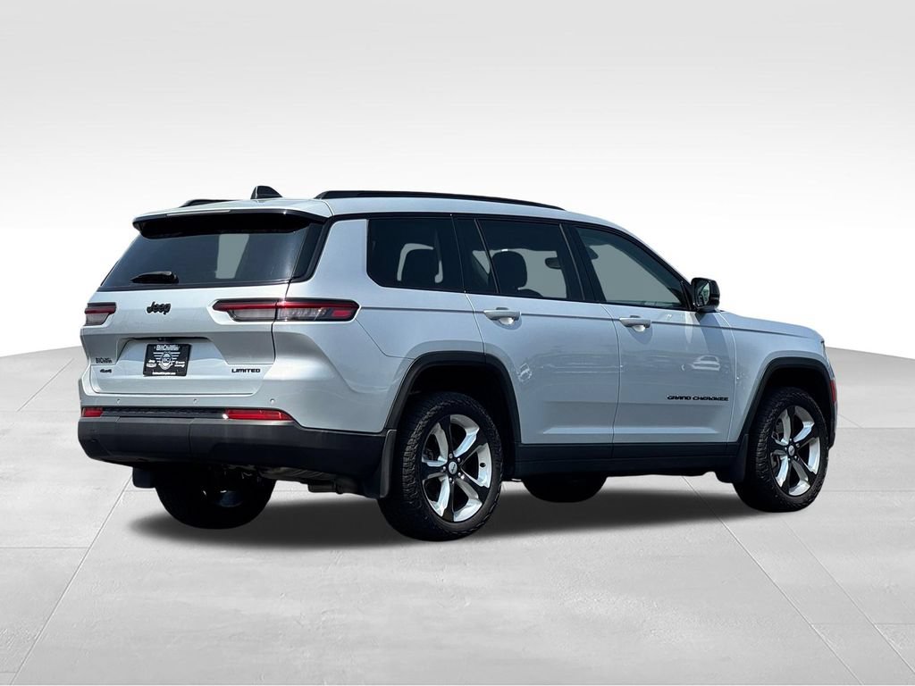 Used 2023 Jeep Grand Cherokee L Limited w/ Black Appearance Package AWD/4WD image 7
