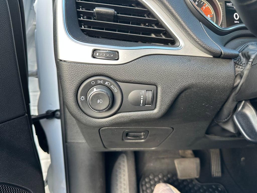 Used 2022 Jeep Cherokee Latitude w/ Sun & Sound Group image 65