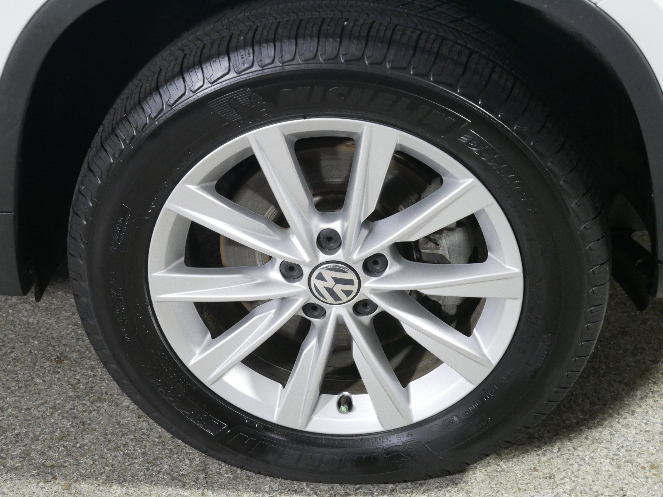 Used 2017 Volkswagen Tiguan Limited FWD image 15
