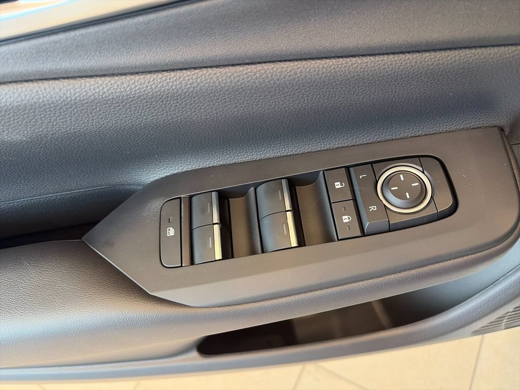 New 2026 Toyota Prius Plug-In Hybrid FWD image 12