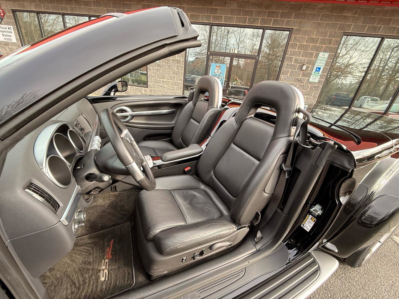 Used 2003 Chevrolet SSR w/ Preferred Equipment Group RWD image 21