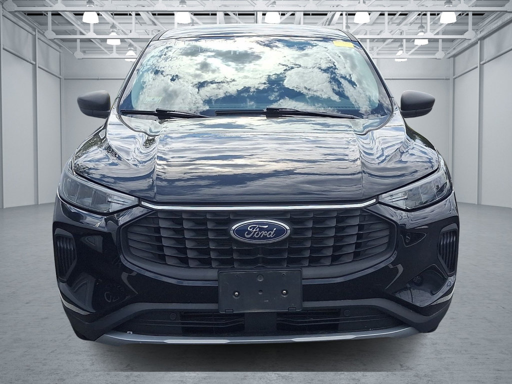 Used 2024 Ford Escape Active AWD/4WD image 2