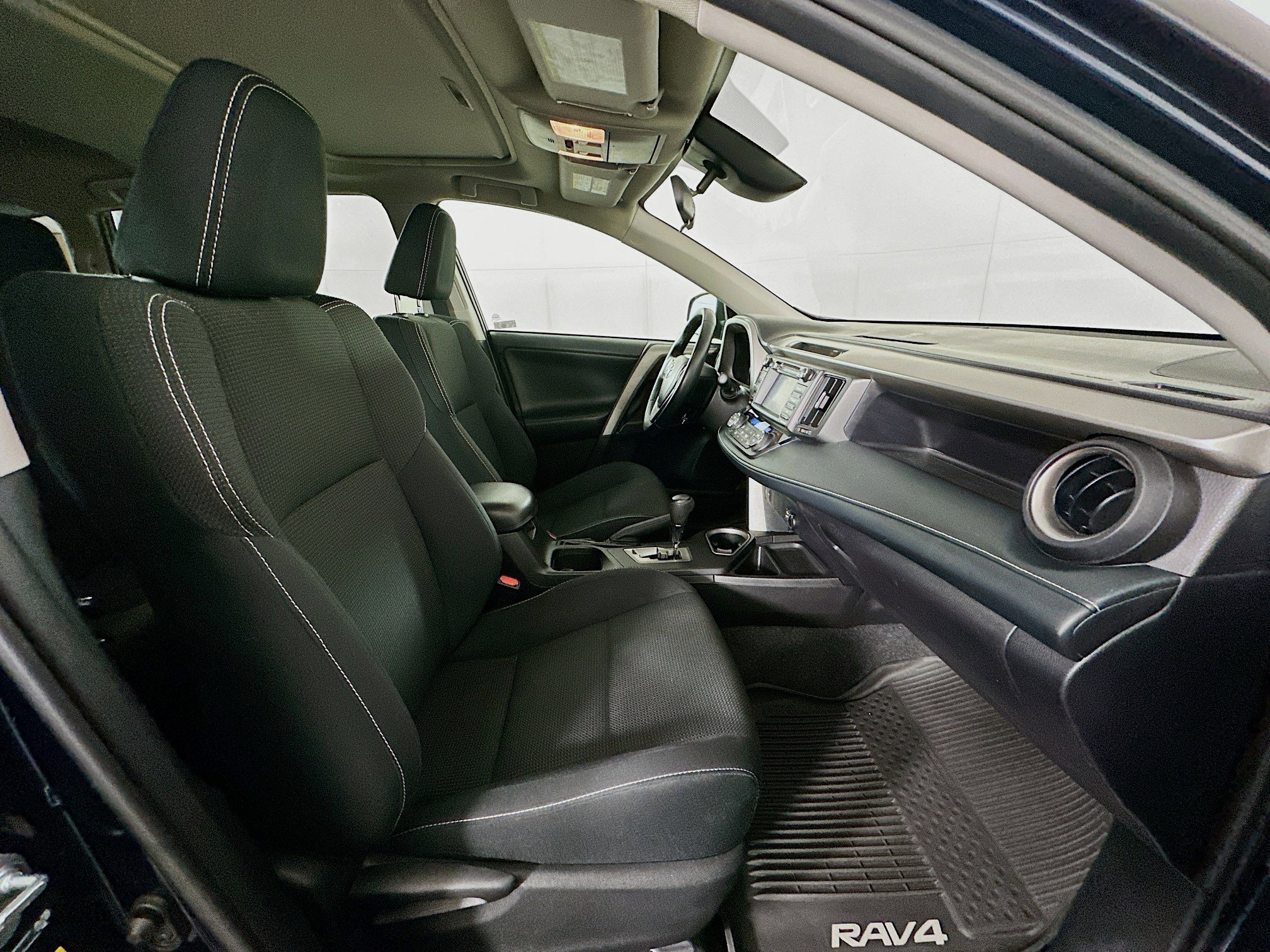 Used 2018 Toyota RAV4 XLE w/ Plus Extra Value Package image 30