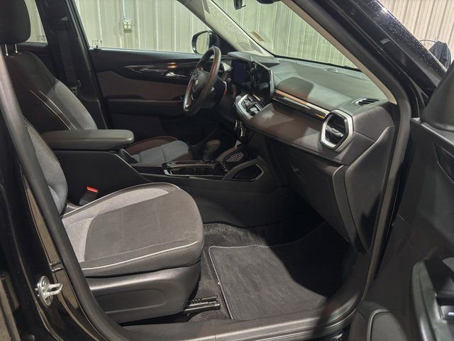 Used 2024 Chevrolet TrailBlazer LT w/ Driver Confidence Package image 23