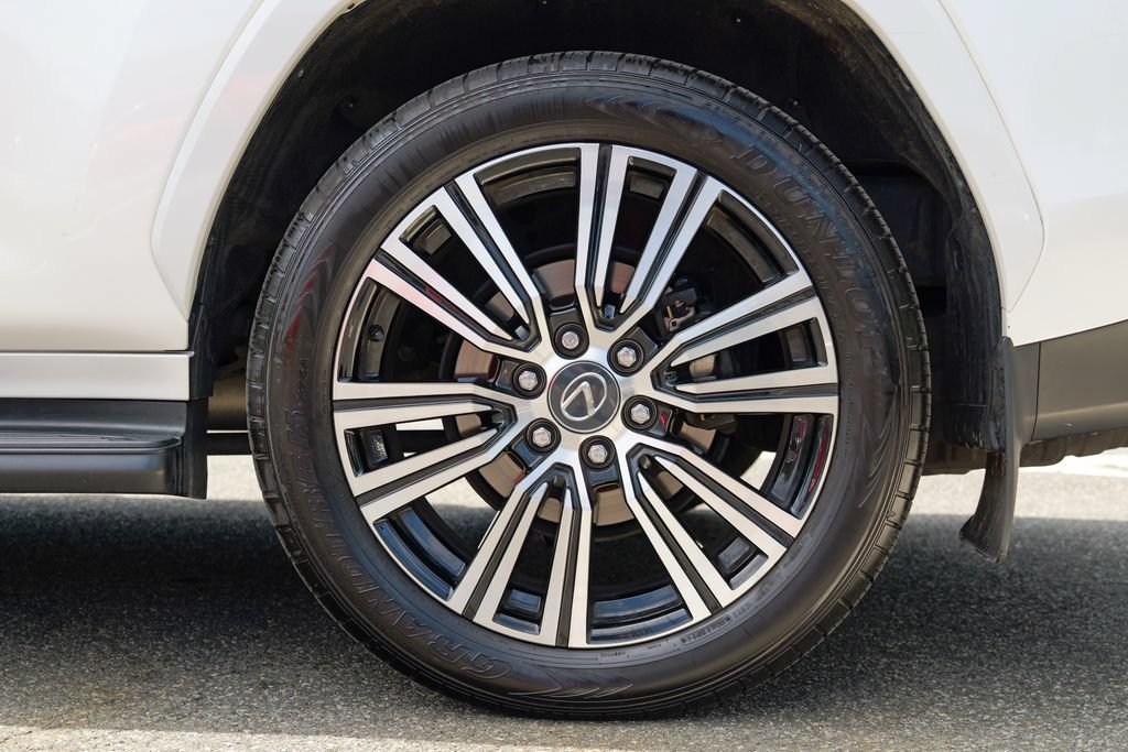 Used 2024 Lexus LX 600 4WD w/ Appearance Package image 14