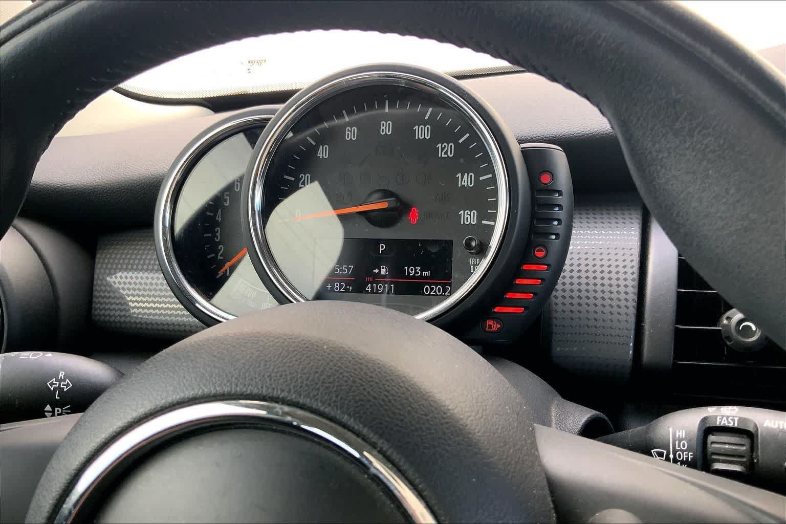 Used 2015 MINI Cooper 4-Door Hardtop FWD image 17