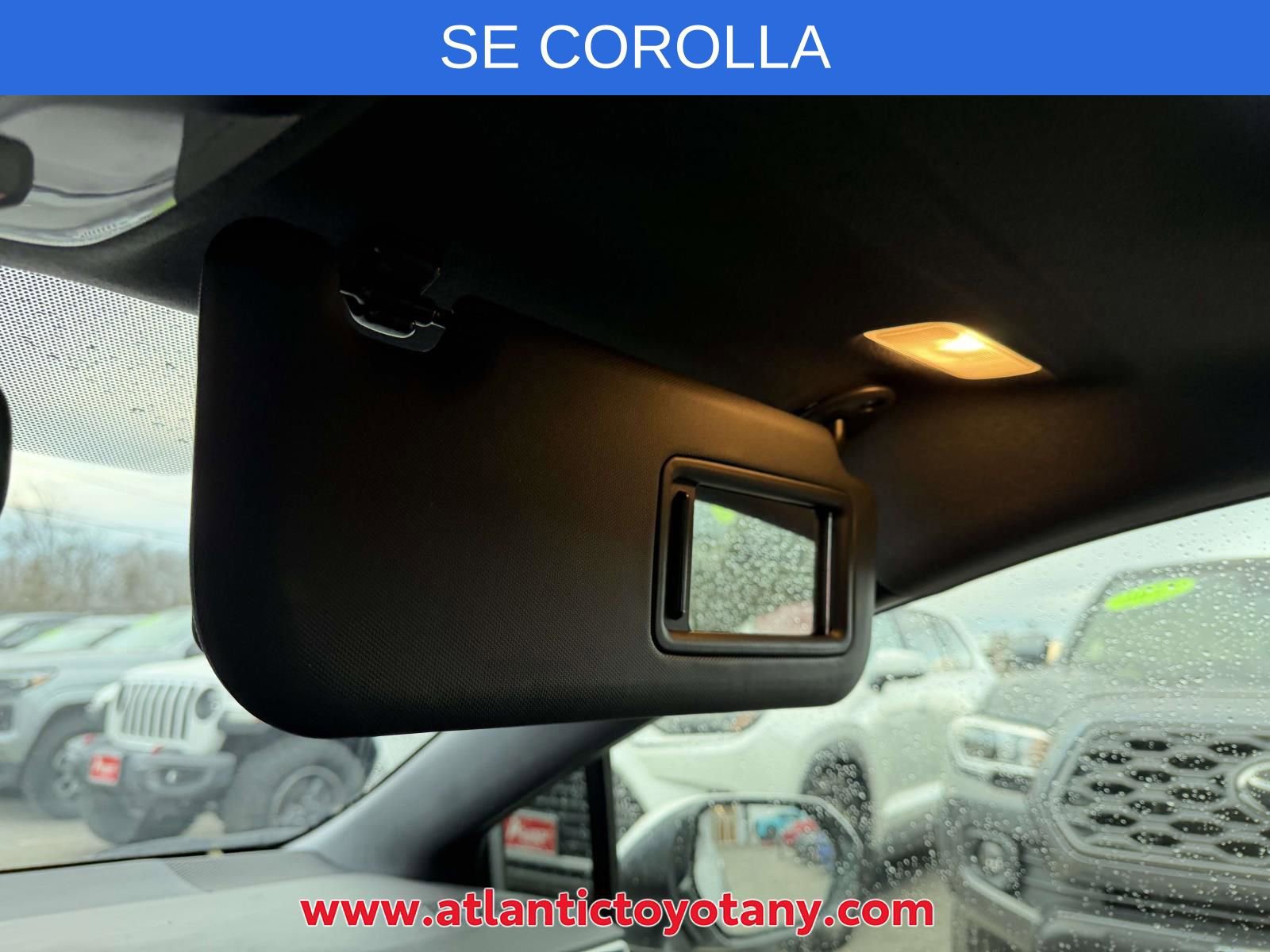 Used 2022 Toyota Corolla SE w/ SE Premium Package FWD image 31