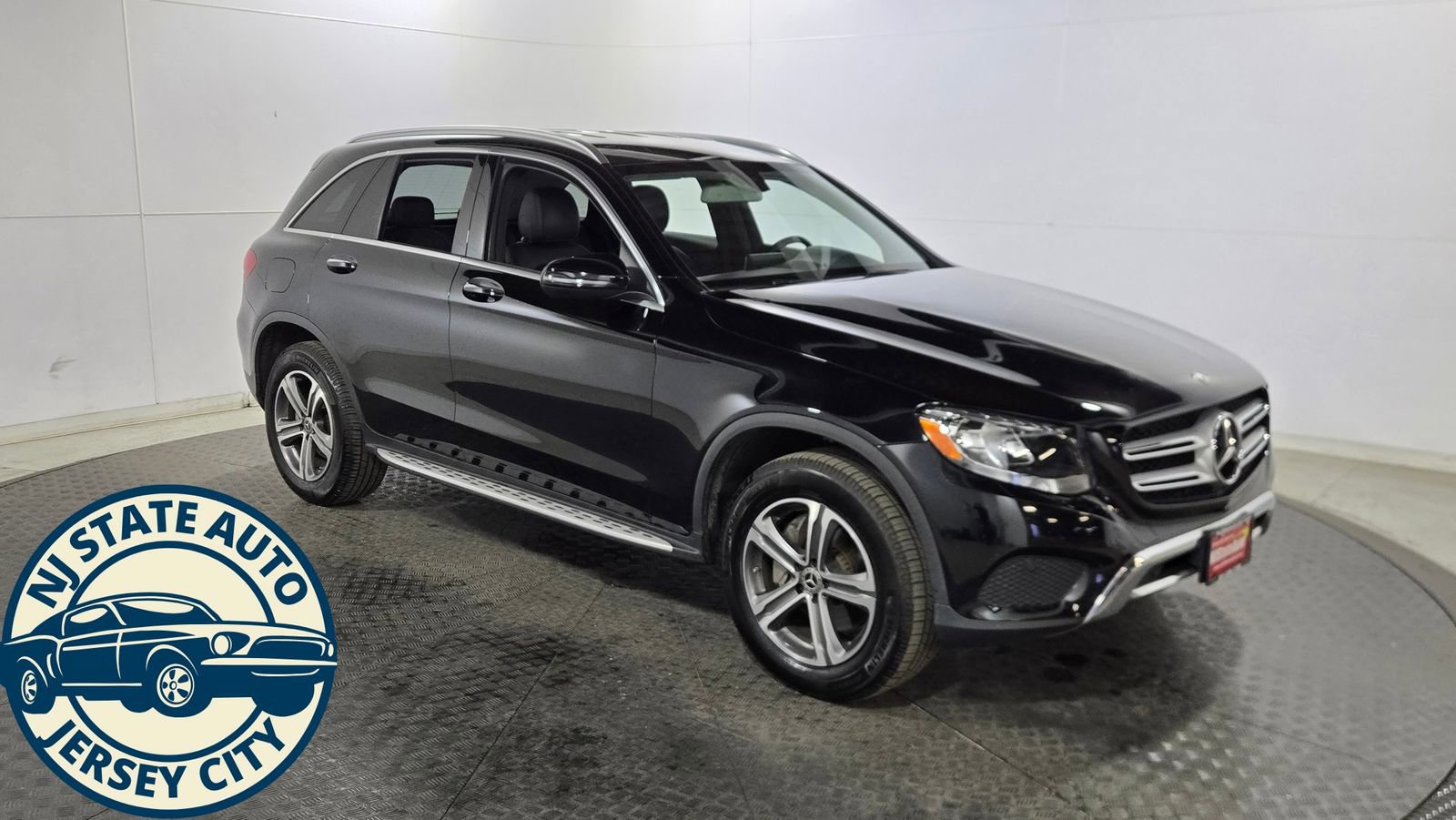 Used 2019 Mercedes-Benz GLC 300 4MATIC w/ Premium Package image 10
