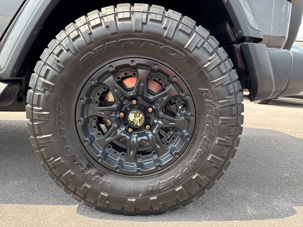 Used 2018 Jeep Wrangler Unlimited Sahara image 13