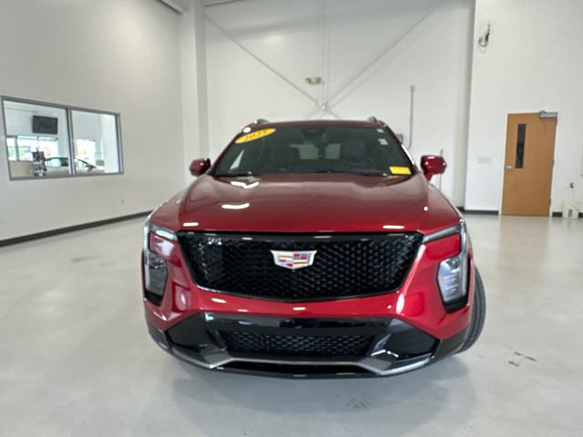 Used 2025 Cadillac XT4 Sport AWD/4WD image 3