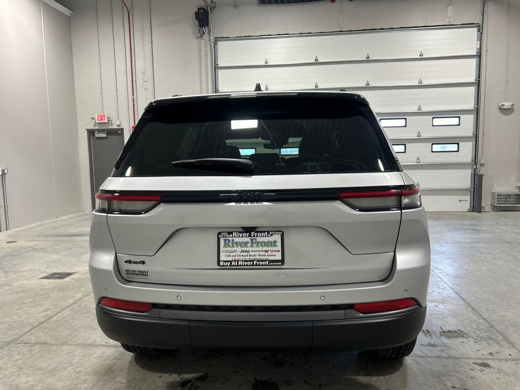New 2026 Jeep Grand Cherokee Altitude AWD/4WD image 7