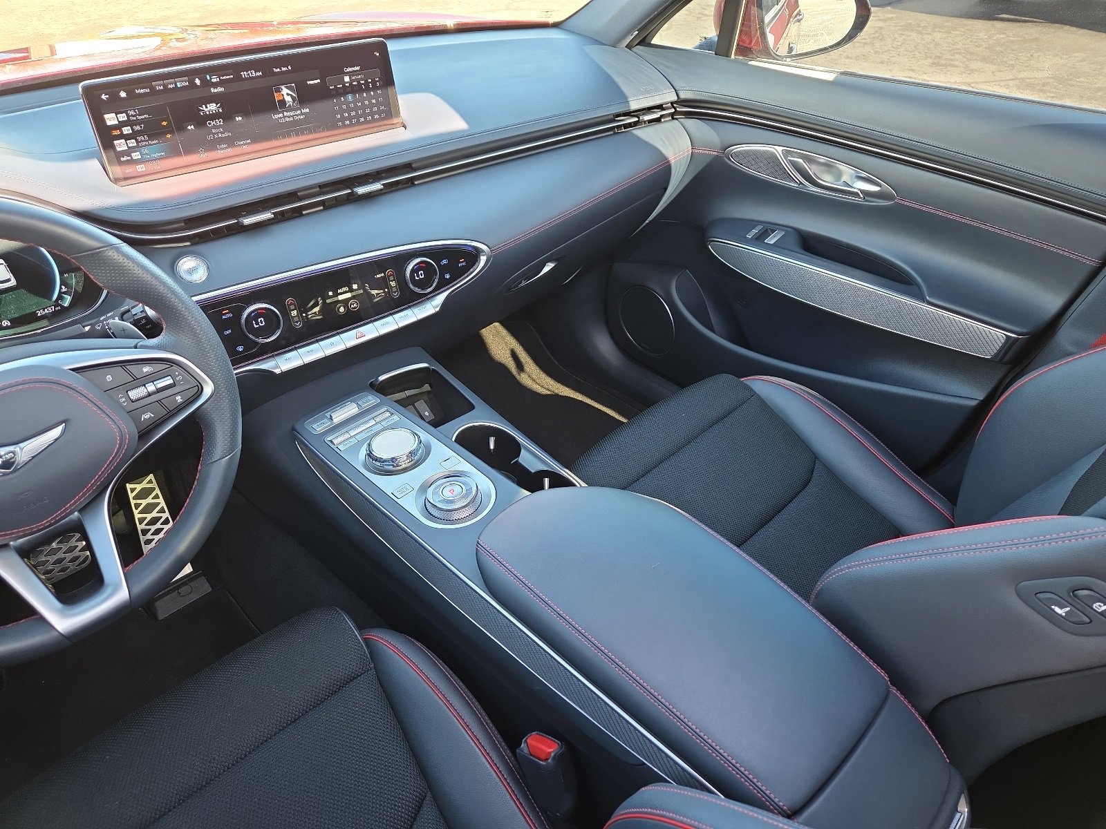 Used 2023 Genesis GV70 2.5T w/ Sport Prestige Package image 12