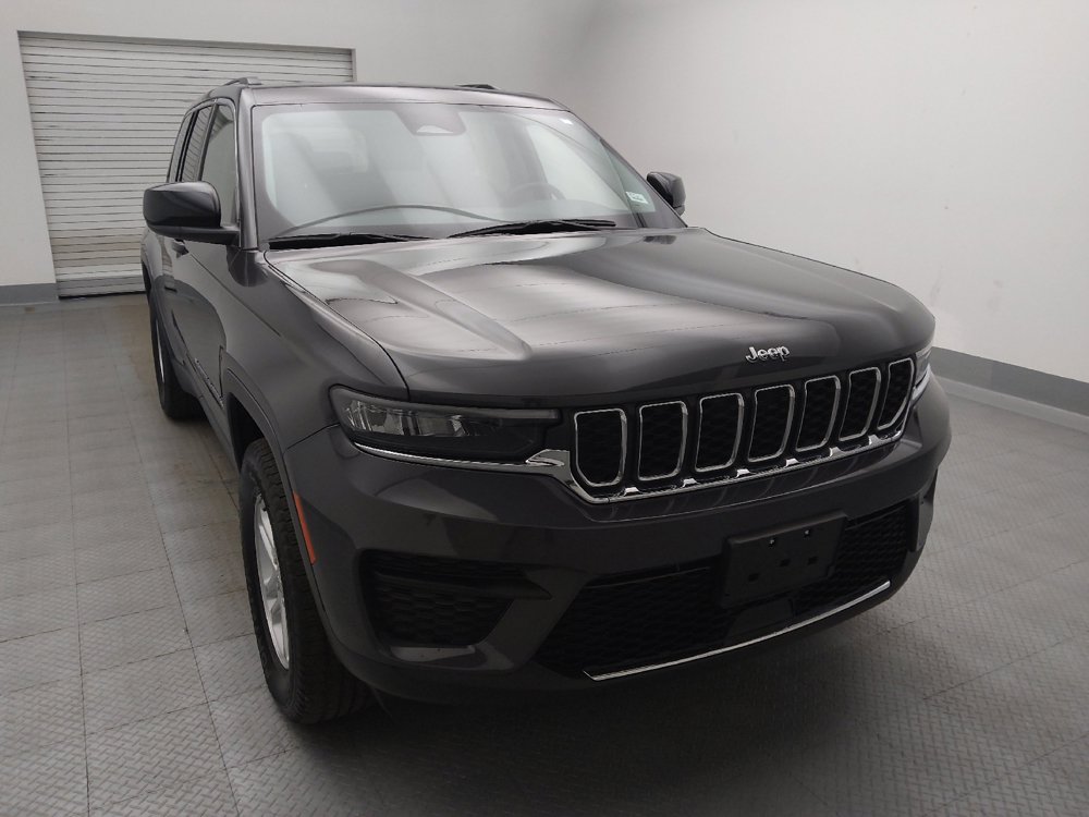 Used 2023 Jeep Grand Cherokee Laredo w/ Luxury Tech Group I AWD/4WD image 14