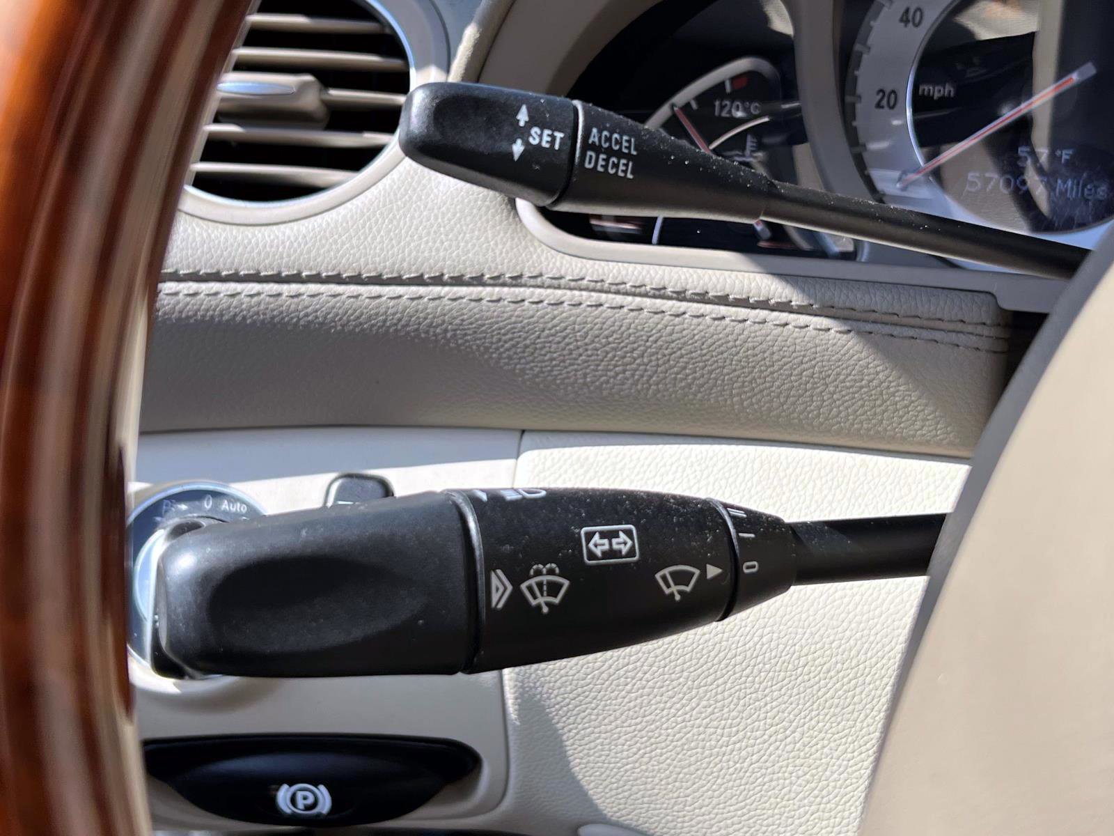 Used 2009 Mercedes-Benz SL 550 image 23