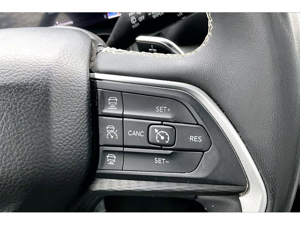 Used 2024 Jeep Grand Cherokee Laredo image 26