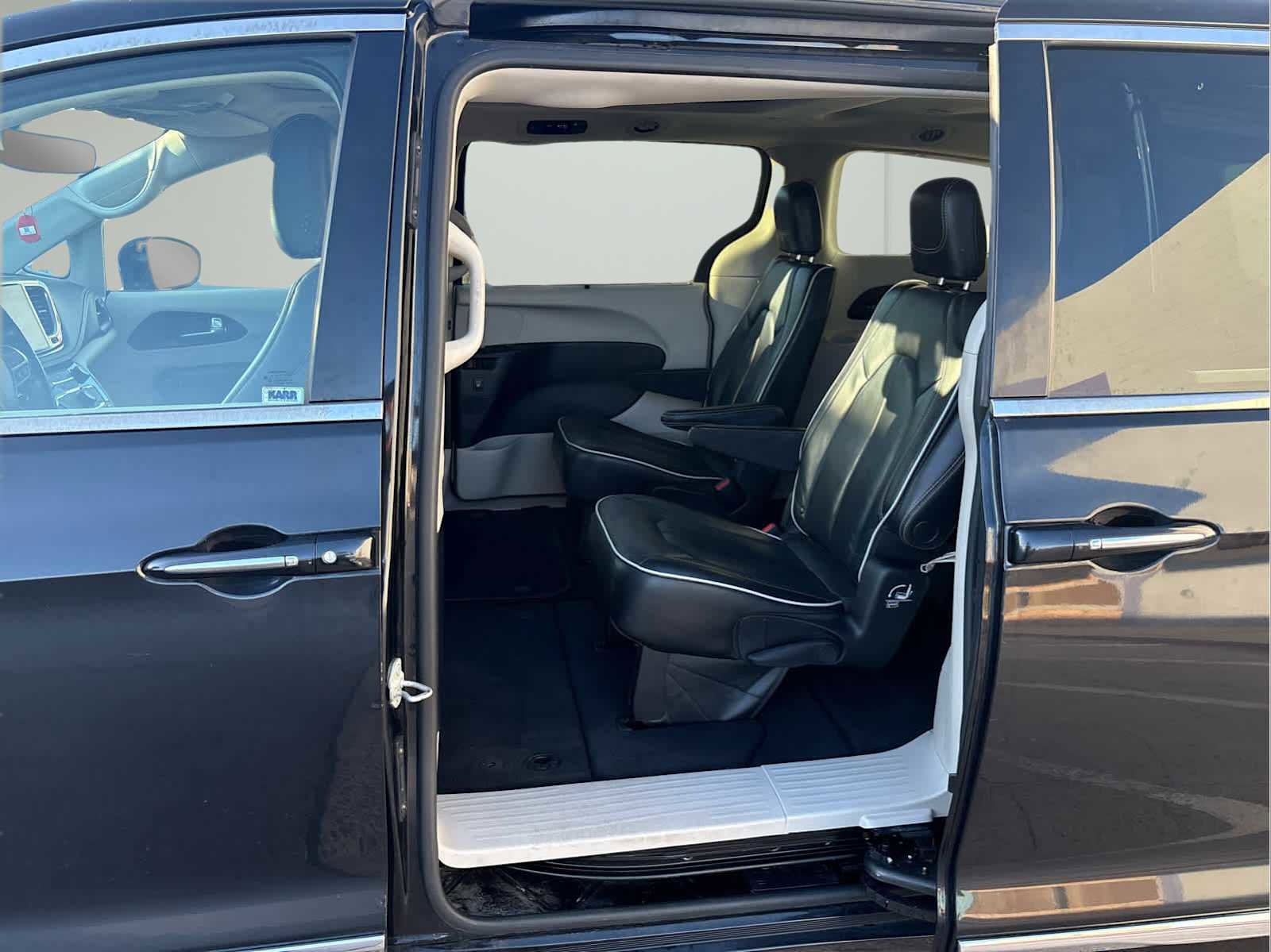 Used 2022 Chrysler Pacifica Limited FWD image 12