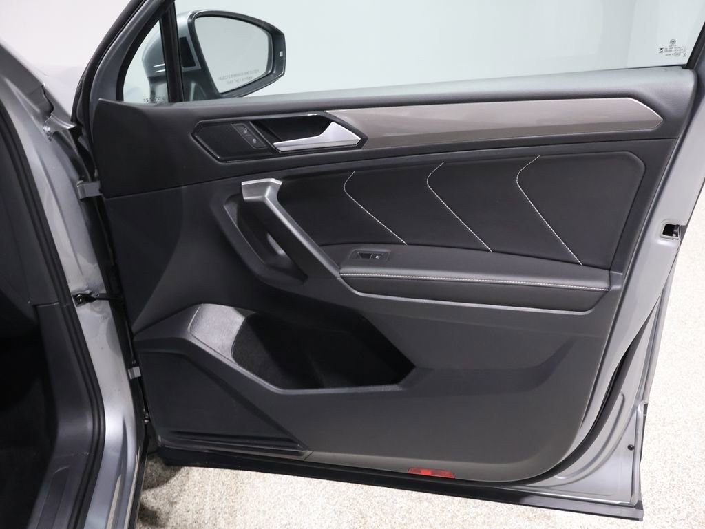 Used 2024 Volkswagen Tiguan SE image 21