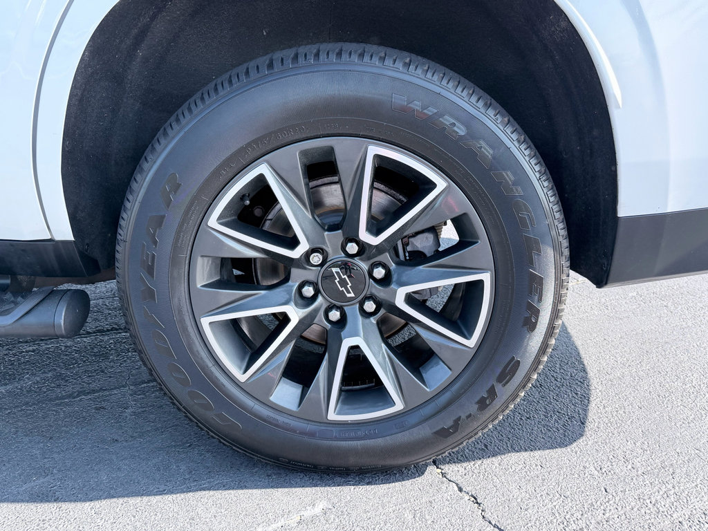 Used 2022 Chevrolet Tahoe Z71 w/ Z71 Off-Road Package AWD/4WD image 39