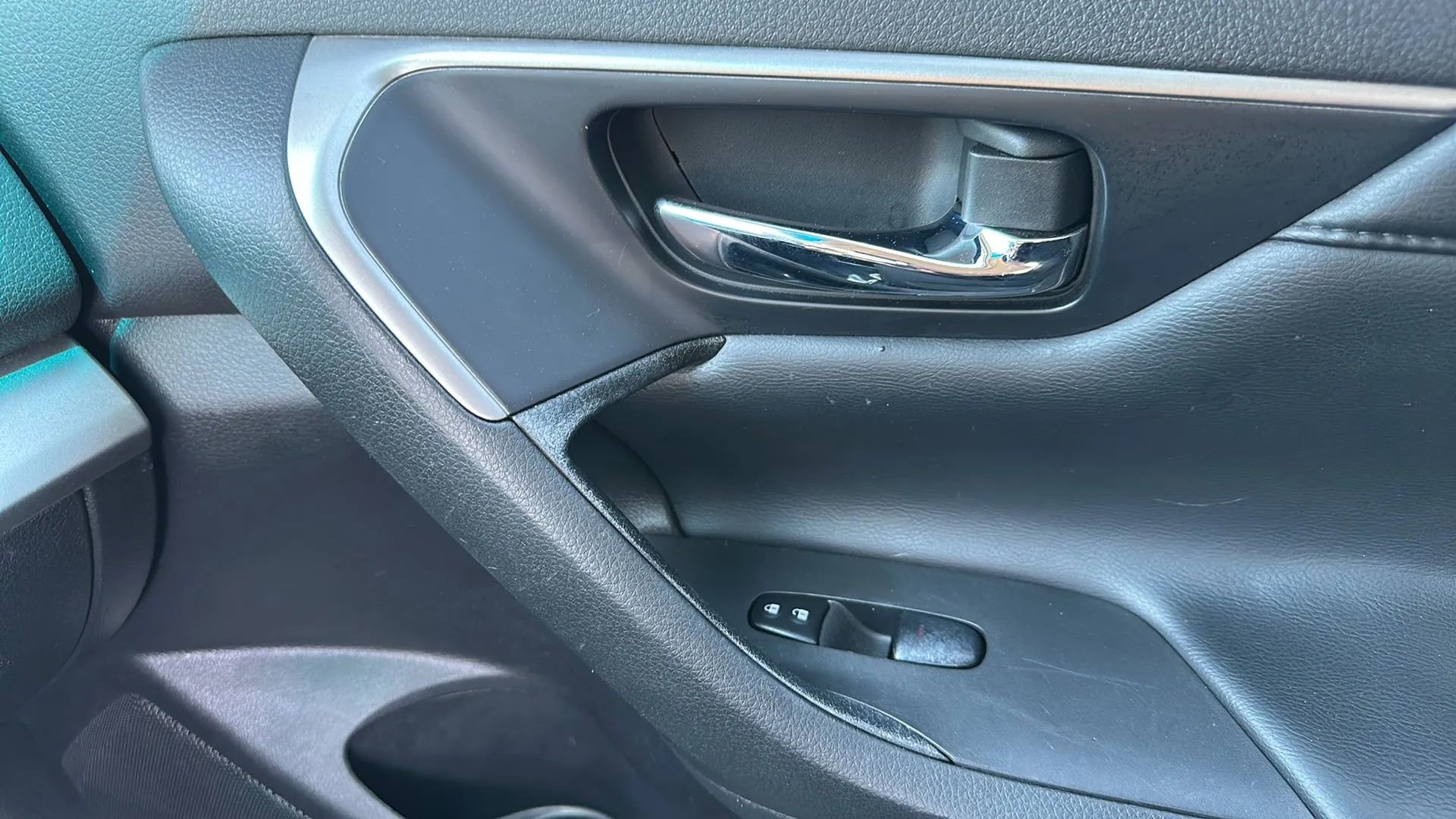 Used 2015 Nissan Altima 2.5 S w/ Power Driver Seat Package image 39