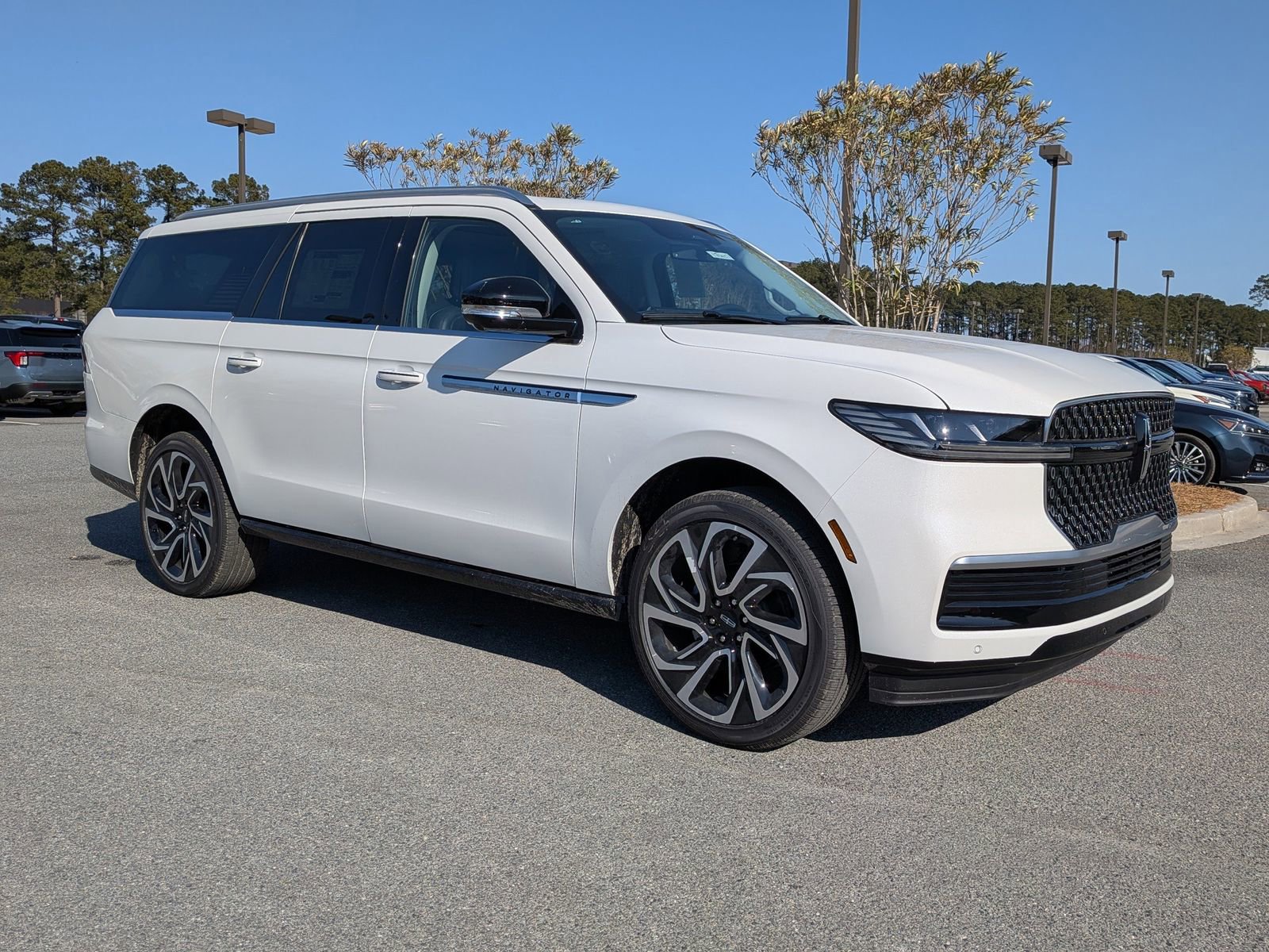 New 2026 Lincoln Navigator L Reserve image 2