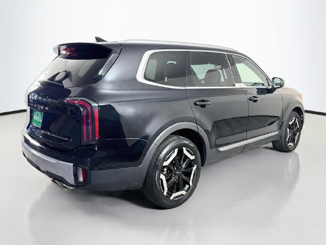 Used 2024 Kia Telluride EX w/ EX Captain's Chair Package FWD image 10