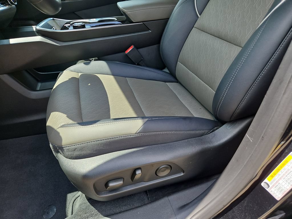 Used 2026 Chevrolet Equinox LT w/ Convenience Package II FWD image 15