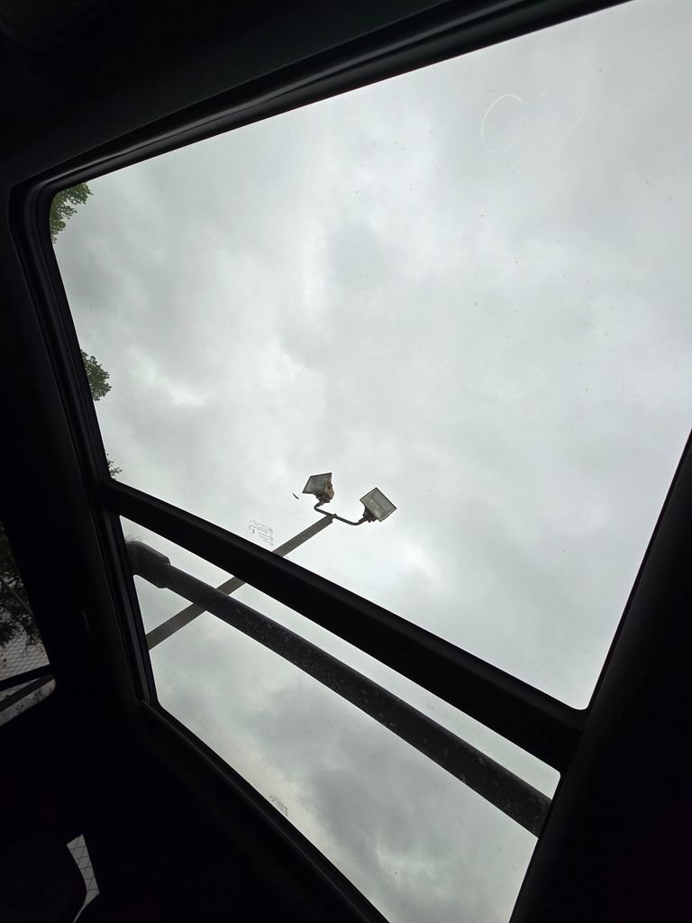 Used 2024 Chevrolet Tahoe Z71 w/ Luxury Package image 32